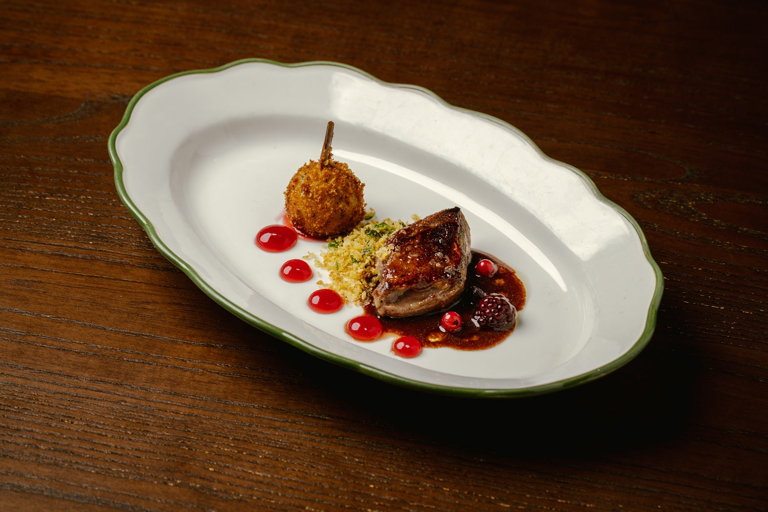 LE PIGEON EN TROIS ACTE - Juicy breast,  pigeon lollipop, raspberry‑pigeon gravy 